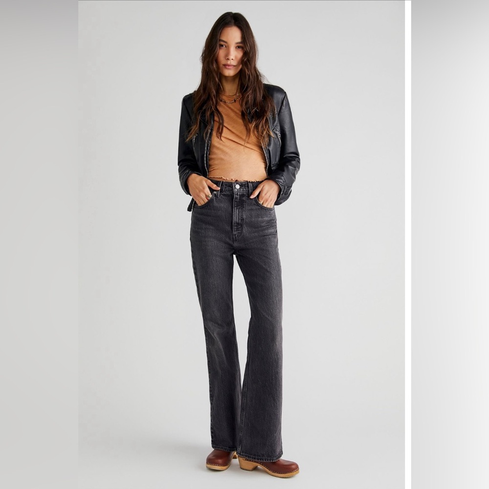 Levi’s 70’s High Rise Flared Jeans, Just a Hint (Washed Black), Size 32, EUC!